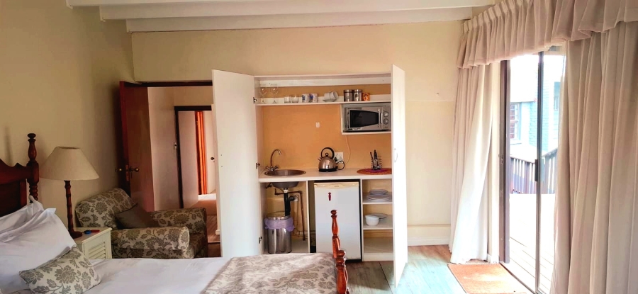 5 Bedroom Property for Sale in Beacon Bay Eastern Cape